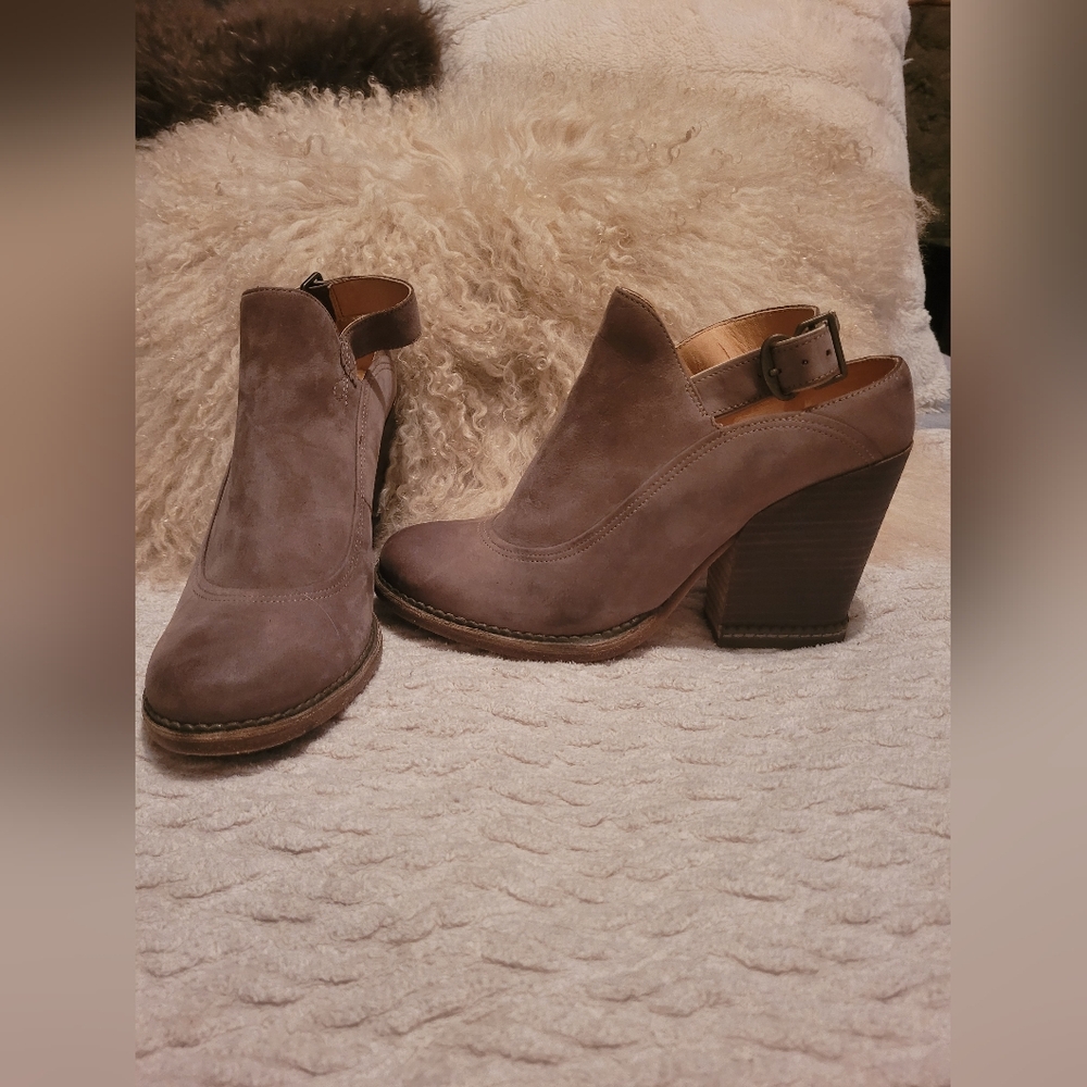 Never Worn Authentic Timberland Booties